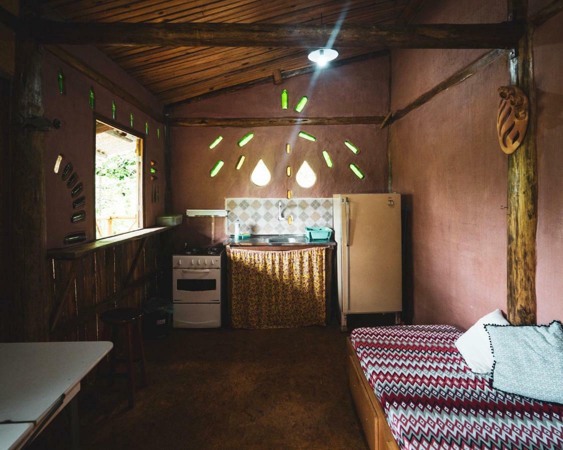 Chale De Bioconstrucao Em - Cambuca Surf Skate Brava Apartamento