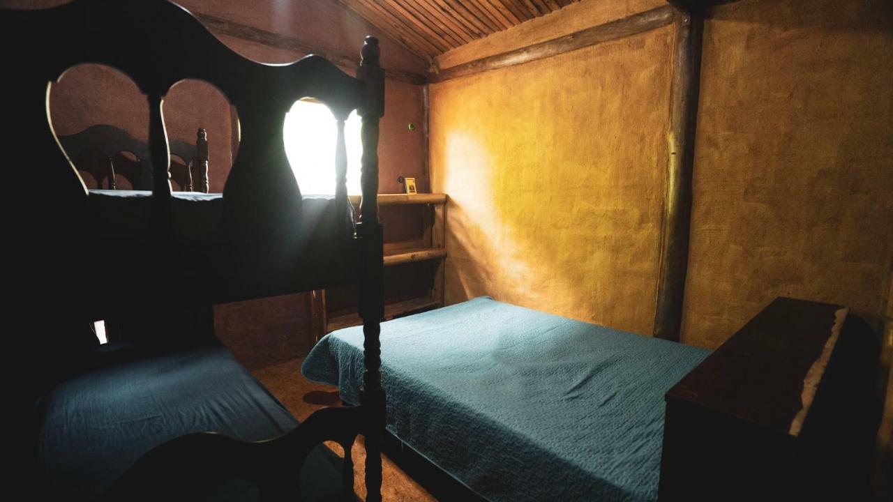 Chale De Bioconstrucao Em - Cambuca Surf Skate Brava Apartamento